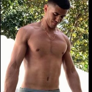 Meet your Posher, Carlos